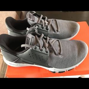 Men’s Nike flex 10